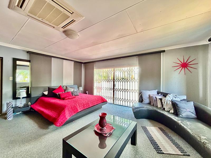4 Bedroom Property for Sale in Caribbean Beach Club North West